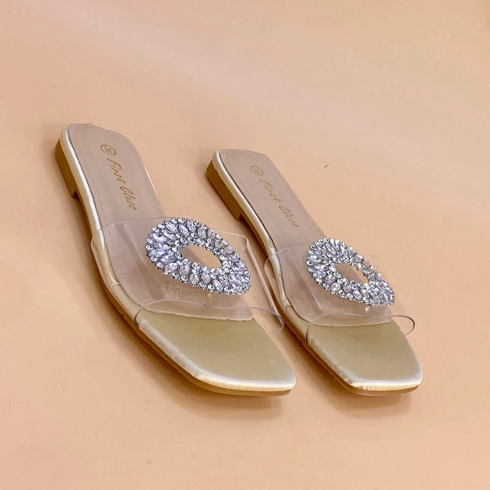 NEW , WOMEN SLIPPERS SS22