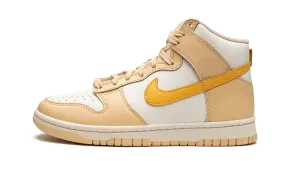 Nike Dunk High Pale Vanilla